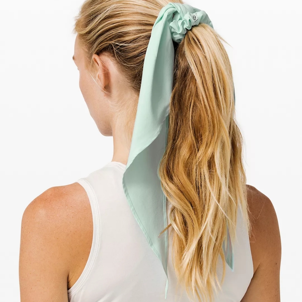 Lululemon uplifting scrunchie